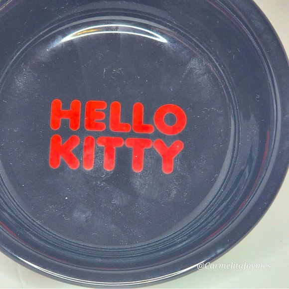 HELLO KITTY 🐱 Small Ceramic Pet Feeding Food Dish for pets NEW - Picture 3 of 4